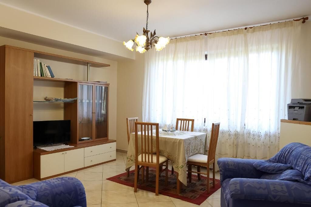 32-inch flat-screen TV with digital channels