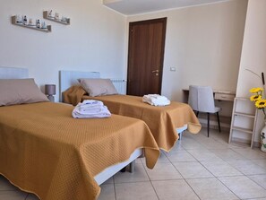 Minibar, free WiFi - Tenuta Albachiara (Naso)