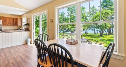 NEW Tranquil Tides - 2-bedroom home with privacy, AC and tidal waterfront access