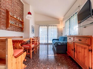 Villa, 2 Schlafzimmer, Terrasse, Gartenblick | Esszimmer