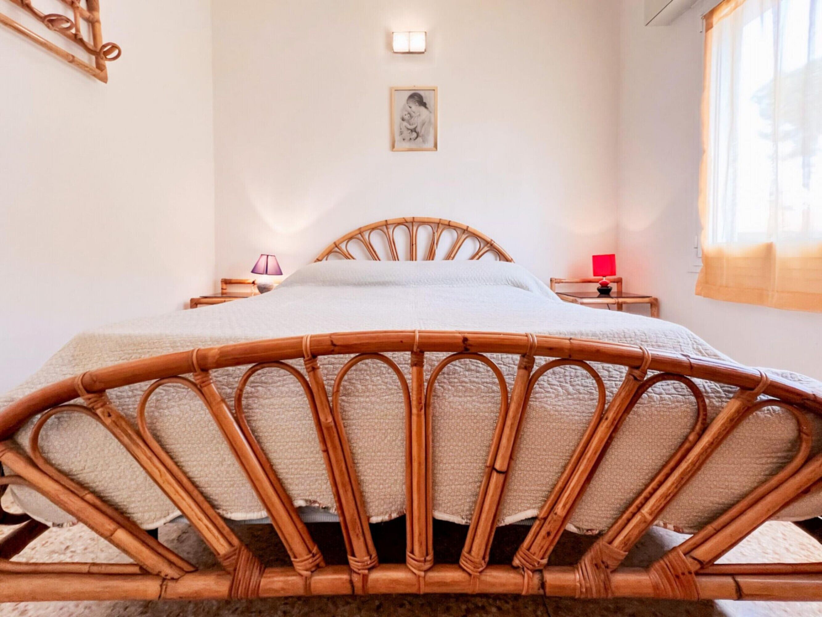 Huvila, 2 makuuhuonetta, patio, näköala puutarhaan | 3 makuuhuonetta