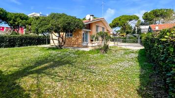 Villa, 2 Bedrooms, Patio, Garden View | Garden