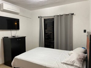 Iron/ironing board, internet, bed sheets