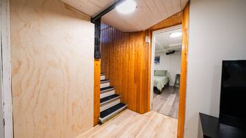 Bureau, fer et planche à repasser, Wi-Fi, draps fournis