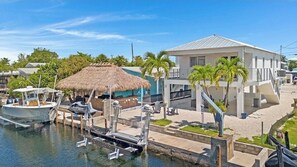 Marina - the fountain (Key Largo)