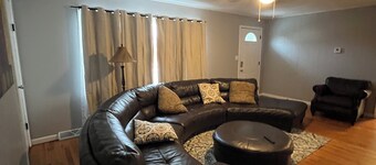  Cozy 3 br house one minute from Patoka Lake close to the Marina & many ramps
