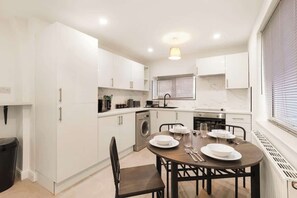 Fridge, microwave, oven, stovetop - 3-Bed House - Meden Vale - by Holiday Homes (Worksop)