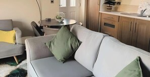 TV - 1Bed Hideout in Ripon-FreeParking-by Holiday Homes (Ripon)