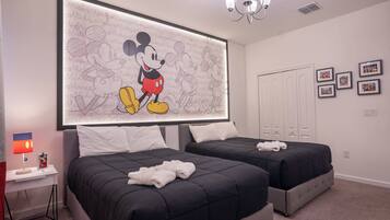 Bügeleisen/Bügelbrett, Reisekinderbett, WLAN, Bettwäsche