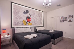 Bügeleisen/Bügelbrett, Reisekinderbett, WLAN, Bettwäsche