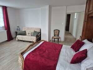 2 bedrooms, iron/ironing board, bed sheets - House in the heart of cognac country (Mérignac)