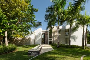 Villa, Smoking | 6 bedrooms - Modern Luxury With Outdoor Movie Theater and Chef Service (Punta Cana)