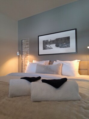 1 bedroom, iron/ironing board, WiFi, bed sheets - Lakefront condo, studio (Lac-Supérieur)