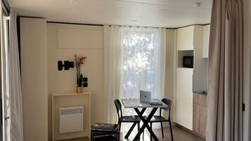 Luxury Bungalow, Sea View | In-room safe, free WiFi