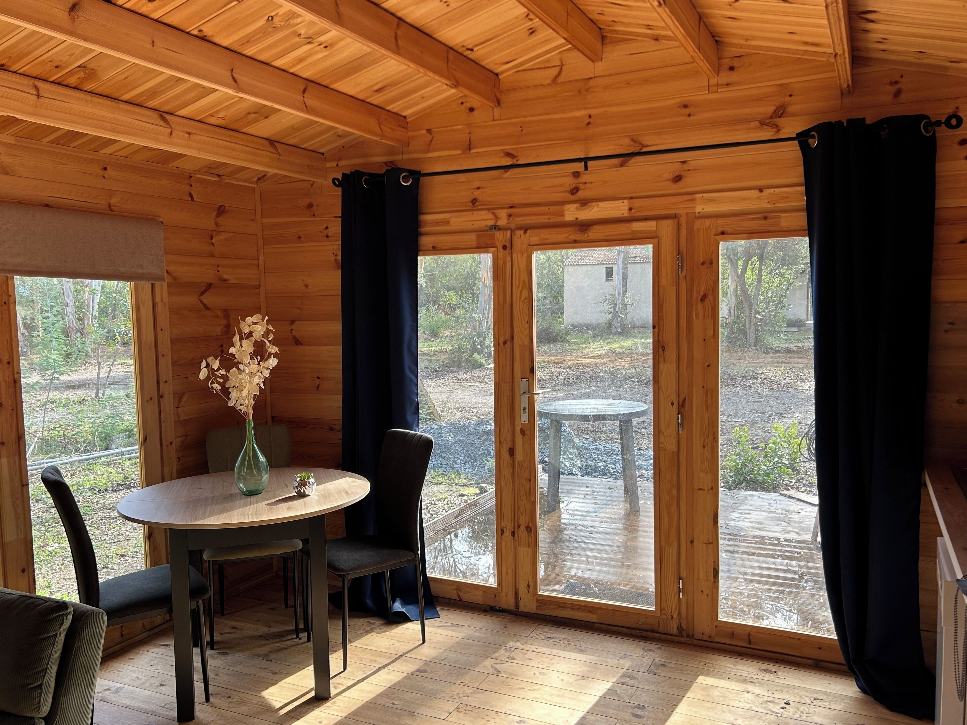 Chalet Confort, vue jardin | Restauration