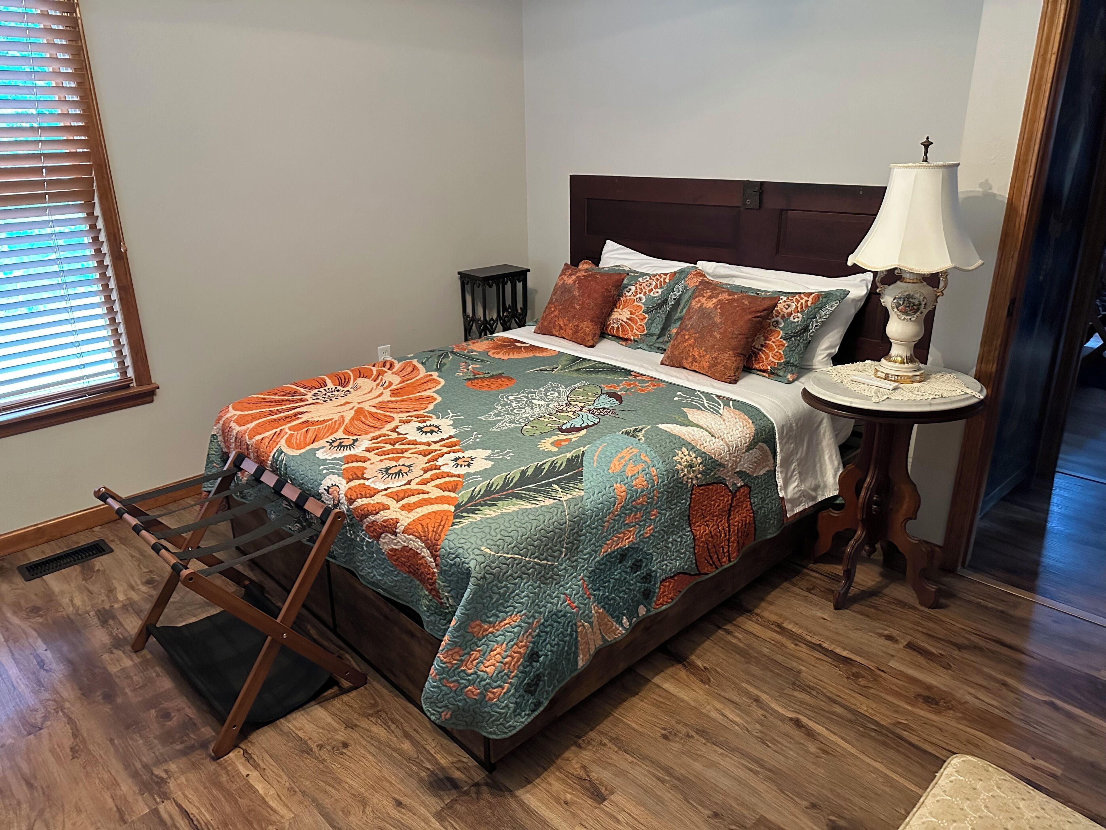 2 habitaciones, tabla de planchar con plancha y wifi gratis 