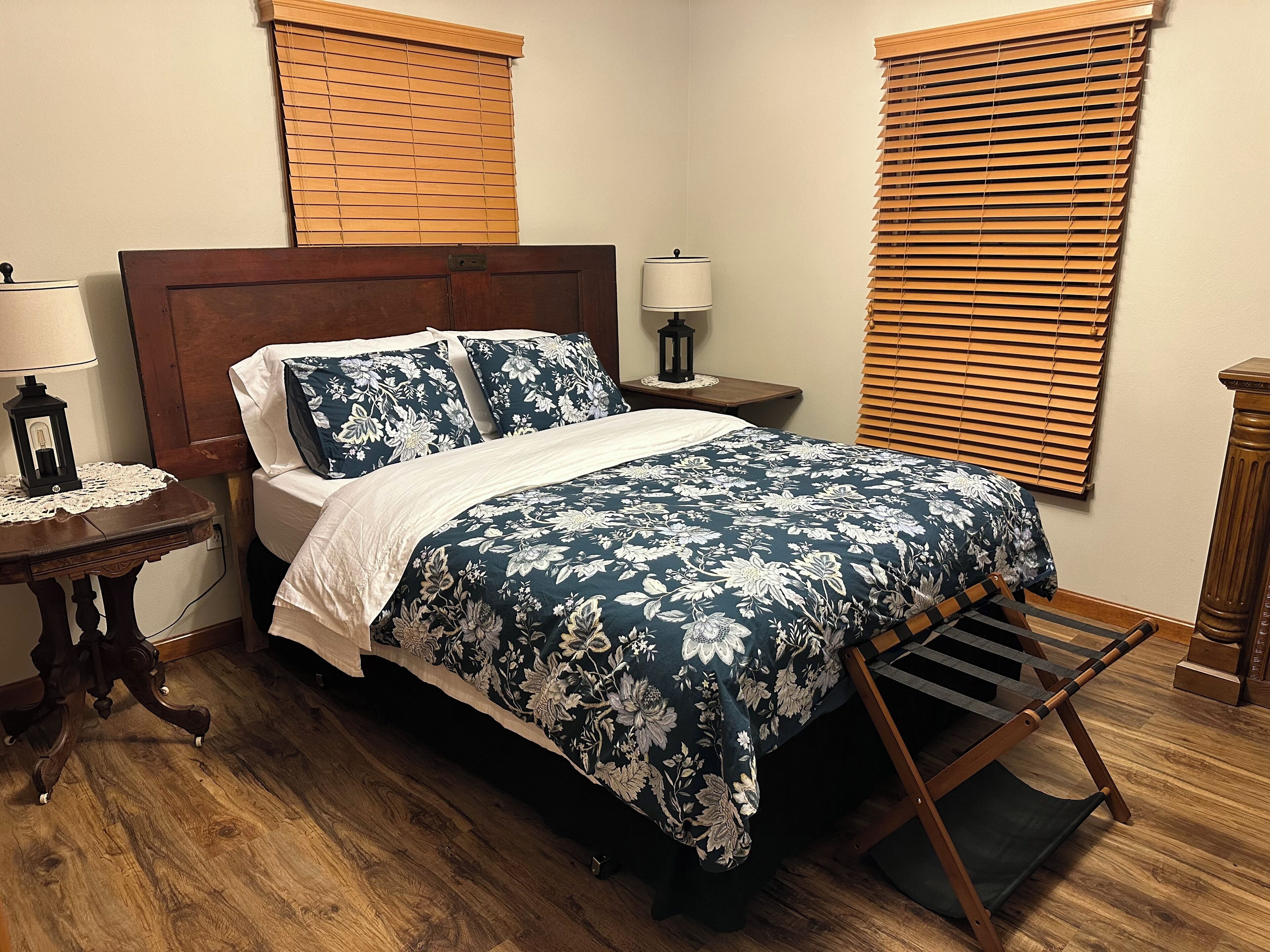 2 chambres, fer et planche à repasser, accès au Wi-Fi (inclus)