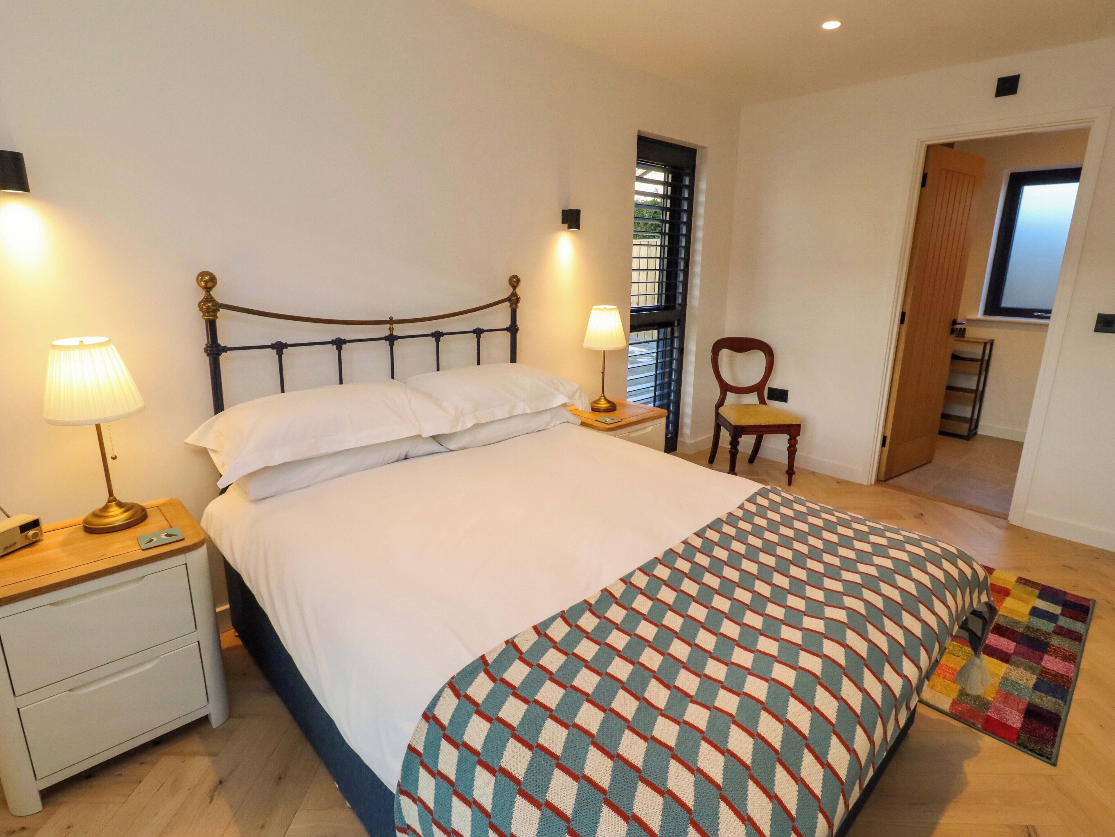 4 kamar tidur, Wi-Fi gratis, dan didekorasi berbeda-beda