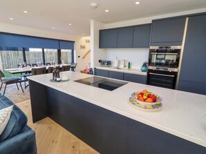 Dishwasher, cookware/dishes/utensils - The Barn (Morpeth)