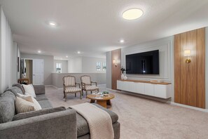 TV, video games - Luxury 8BR Home w/ Game Room & Pool Windsor Cay (Clermont)