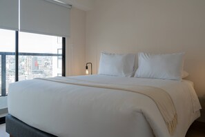 1 bedroom, iron/ironing board, WiFi, bed sheets - w* | Amazing 1BR w/ Balcony in Barranco (Barranco)