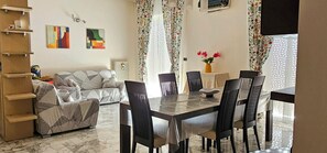 Appartement, uitzicht op de stad | Dineren