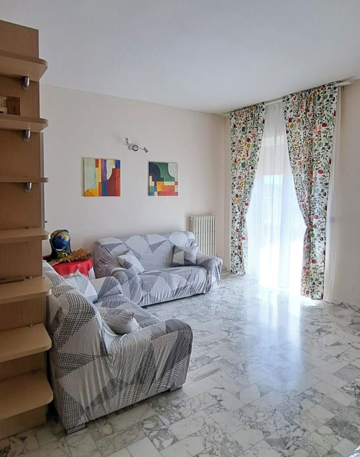 Apartment, Stadtblick | Wohnbereich