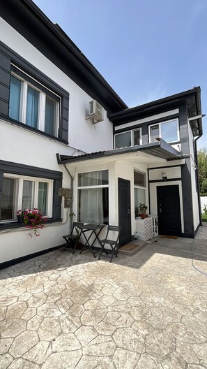 Exterior - Elite 2-bedroom apartment with AC/heating and free parking (Timișoara)