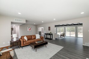 Lobby - Modern East Side Ranch (Wichita)