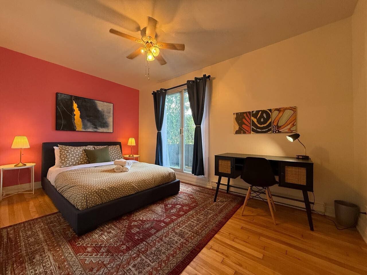 Desk, iron/ironing board, WiFi, bed sheets