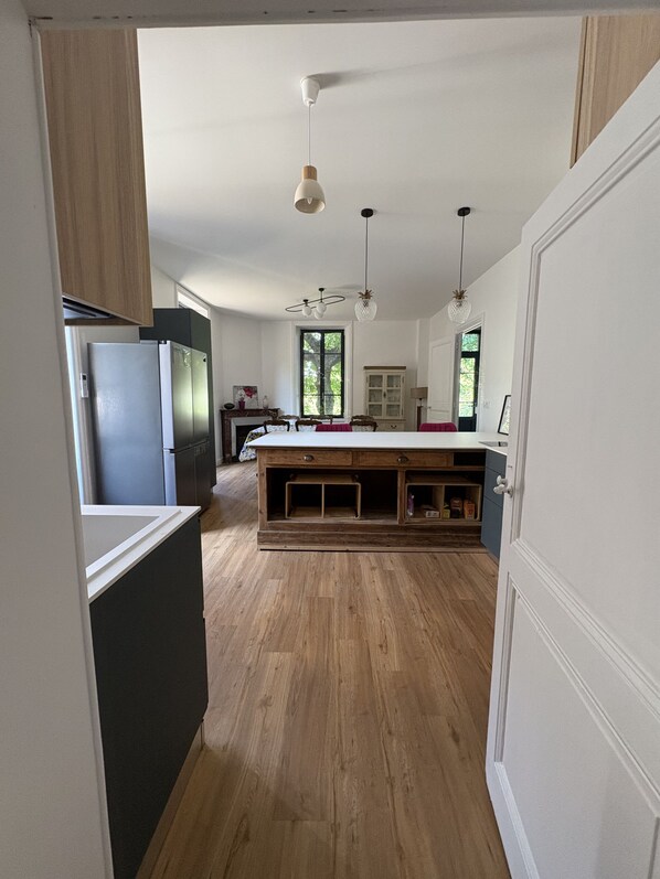 Family House, Shared Bathroom, Garden View | Shared kitchen