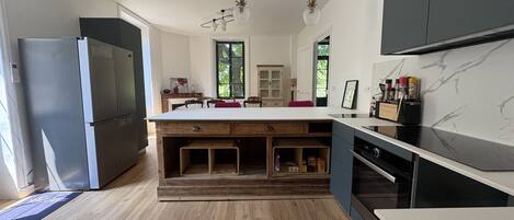 Family House, Shared Bathroom, Garden View | Shared kitchen