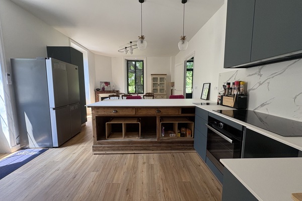 Familie huis, gedeelde badkamer, uitzicht op tuin | Gemeenschappelijke keuken