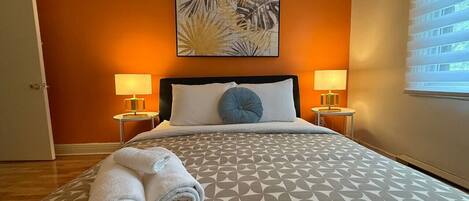 Desk, iron/ironing board, WiFi, bed sheets