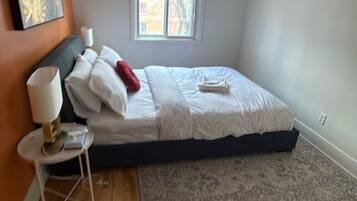 Desk, iron/ironing board, WiFi, bed sheets