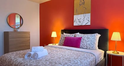 Comfortable 1BR in West Island + Free Parking