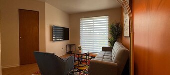 Comfortable 1BR in West Island  + Free Parking