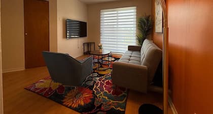 Comfortable 1BR in West Island + Free Parking