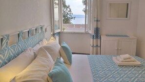 4 chambres, fer et planche à repasser, Wi-Fi gratuit, draps fournis