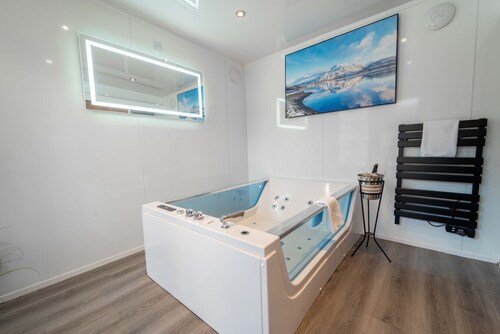 Ben View Room & Jacuzzi Bath