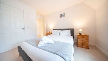 Bügeleisen/Bügelbrett, Reisekinderbett, WLAN