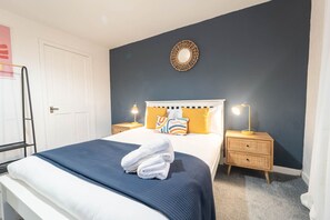 3 bedrooms, desk, iron/ironing board, travel cot