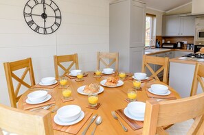 Dining - The Ailsworth, Wansford (Wansford)