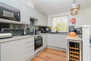 Dishwasher - The Elton, Rockingham Forest (Wansford)