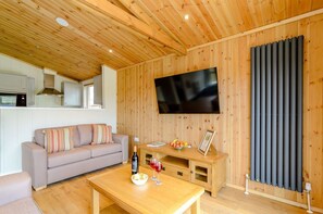 Living area - The Sutton (Pet), Wansford (Wansford)