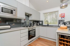 Dishwasher - The Castor, Rockingham Forest (Wansford)