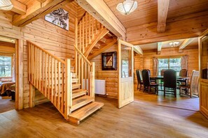 Interior - Foresters Spa Plus, Dundee (Fowlis)