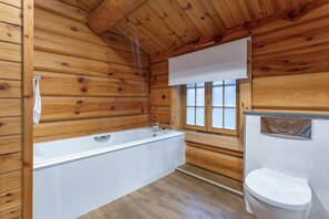 Shower - Kinder Lodge (Pet), Dundee (Fowlis)