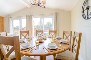 Dining - The Alwalton (Pet), Wansford (Wansford)