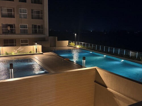 Cozy 2-bedroom apartment with AC in awesome GIFT City